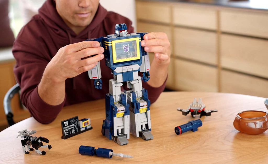LEGO Icons 10358 Transformers: Soundwave