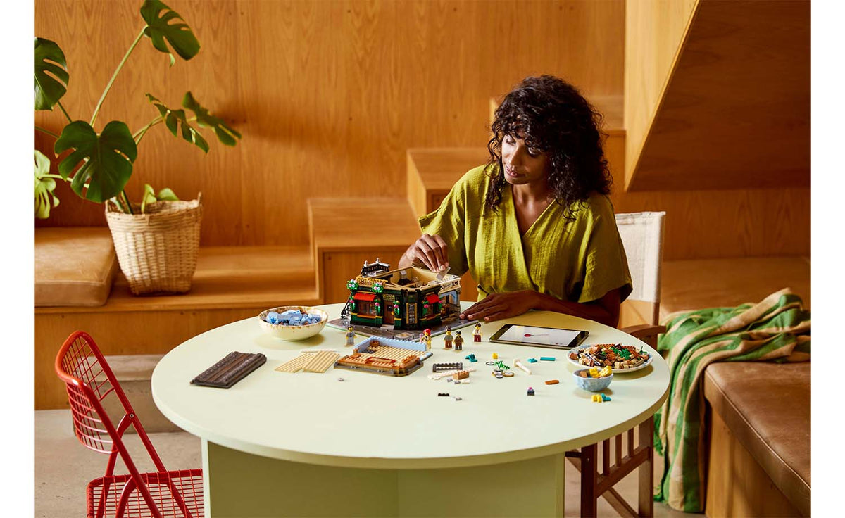 LEGO Icons 10350 Tudor Corner