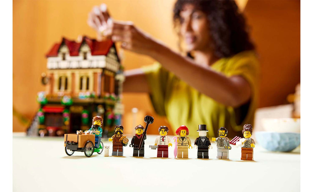 LEGO Icons 10350 Tudor Corner