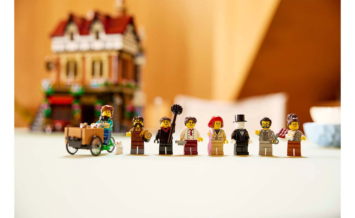 LEGO Icons 10350 Tudor Corner