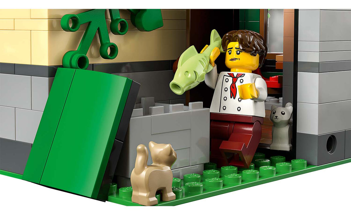 LEGO Icons 10350 Tudor Corner