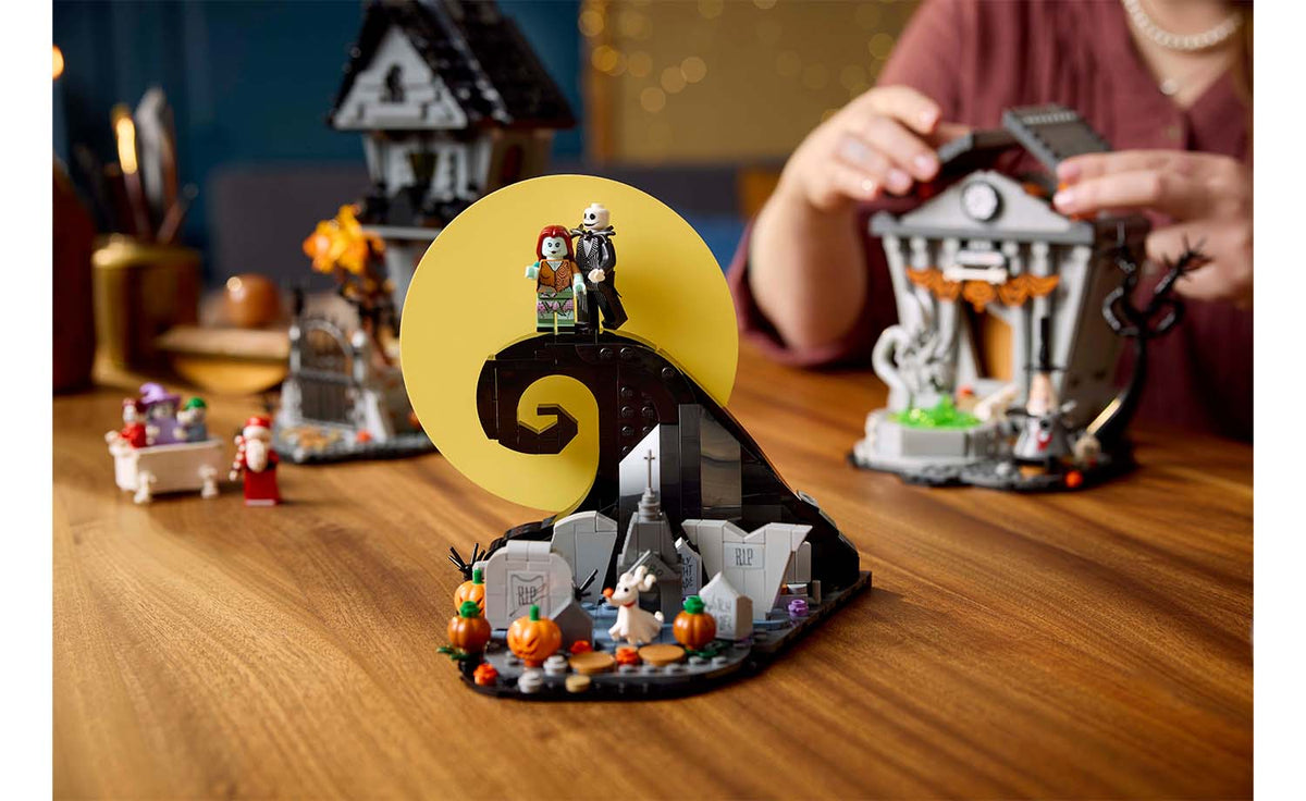 LEGO 21351 Ideas Disney Tim Burton's The Nightmare Before Christmas