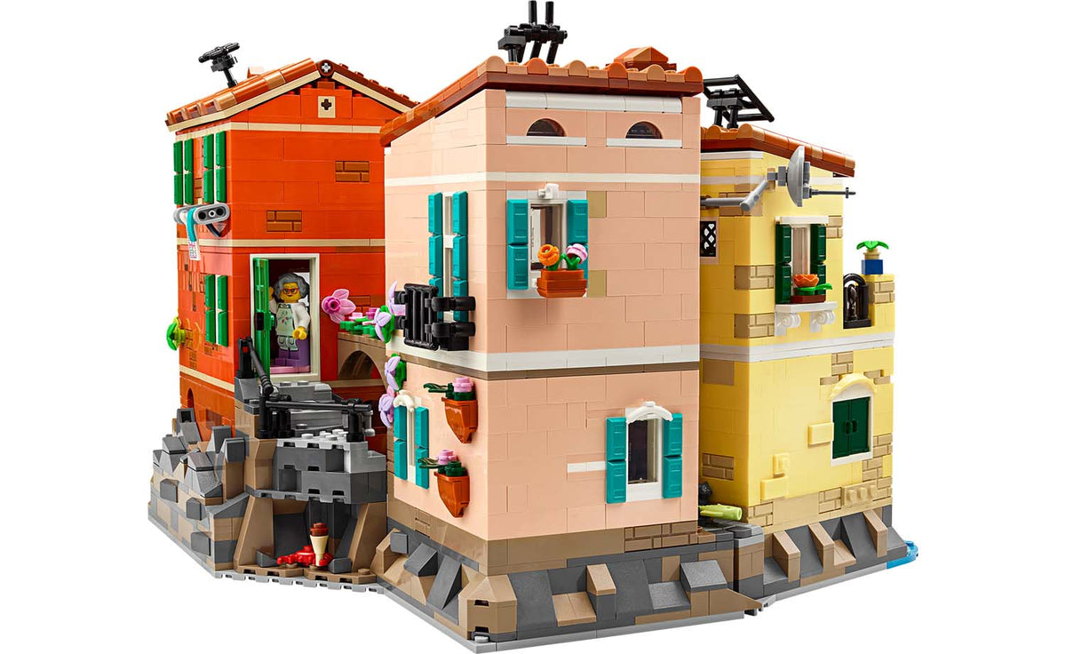 LEGO Ideas 21359 Italian Riviera