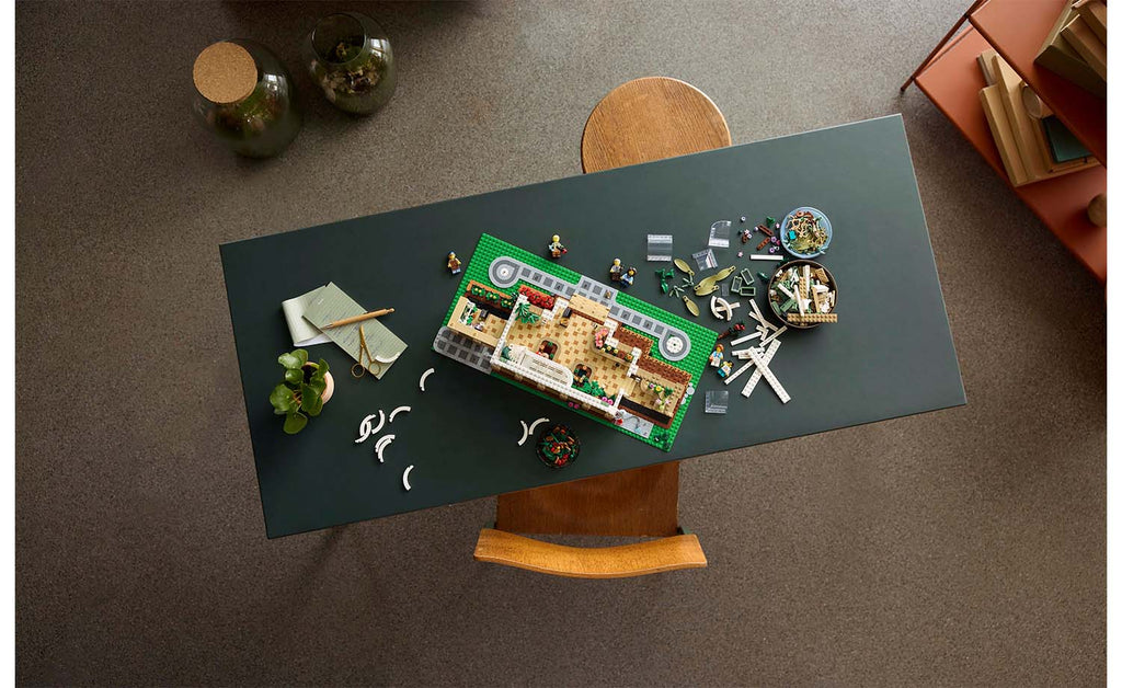 LEGO Ideas 21353 The Botanical Garden