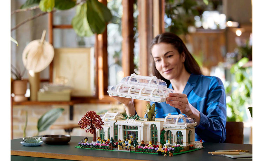 LEGO Ideas 21353 The Botanical Garden