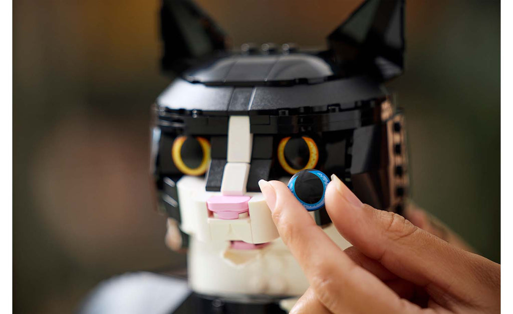 LEGO Ideas 21349 Tuxedo Cat