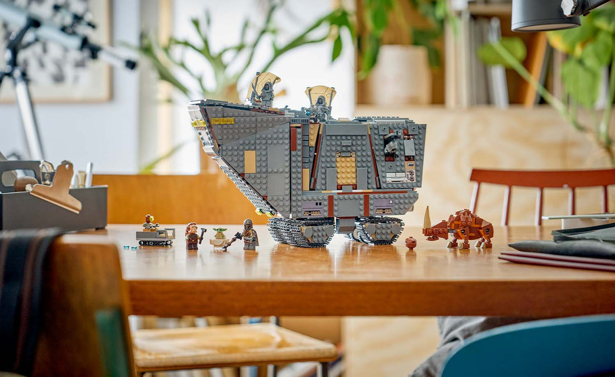 LEGO Star Wars 75453 Offworld Sandcrawler and Mudhorn