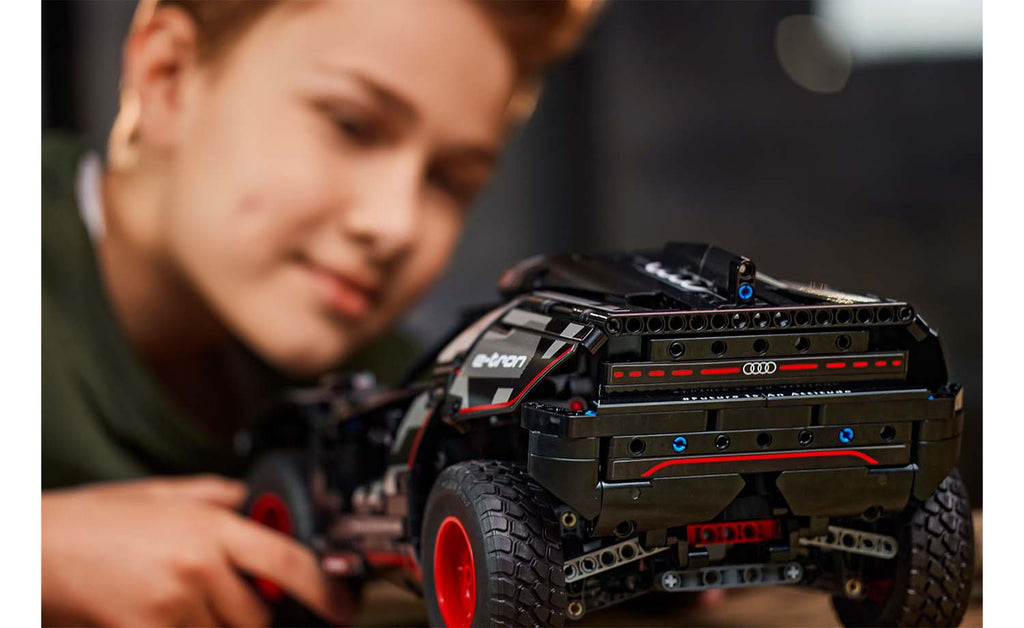 LEGO Technic 42160 Audi RS Q e-tron