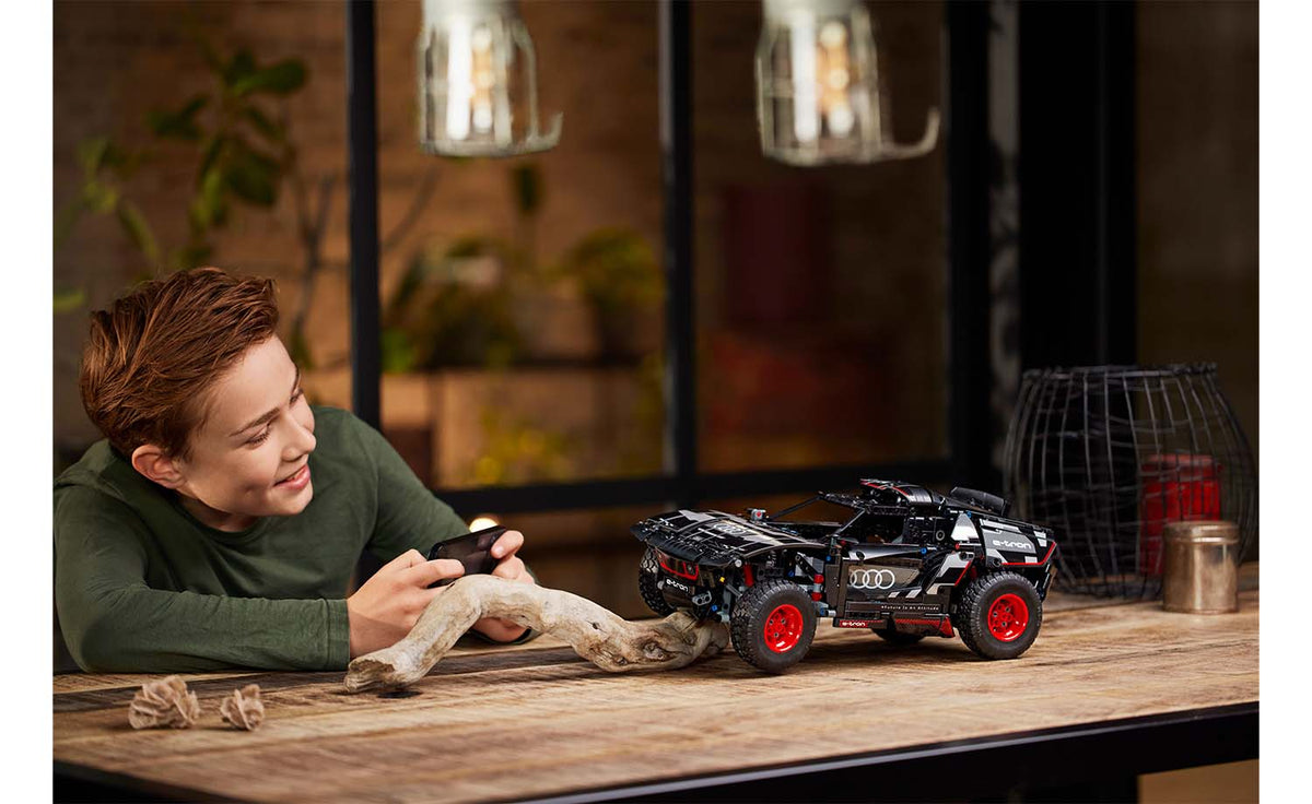 LEGO Technic 42160 Audi RS Q e-tron