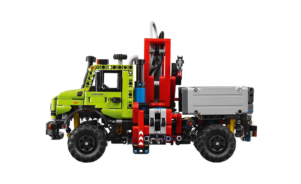 LEGO Technic 42242 Mercedes-Benz Unimog U 5023 with Crane