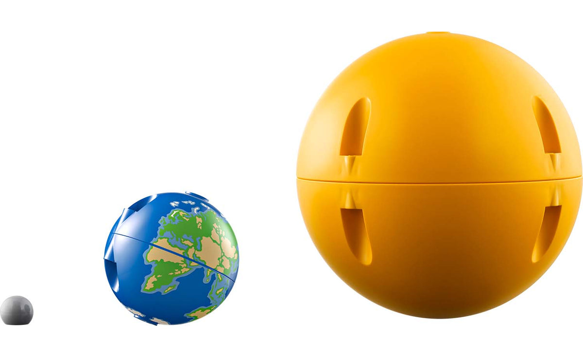 LEGO Technic 42179 Planet Earth and Moon in Orbit