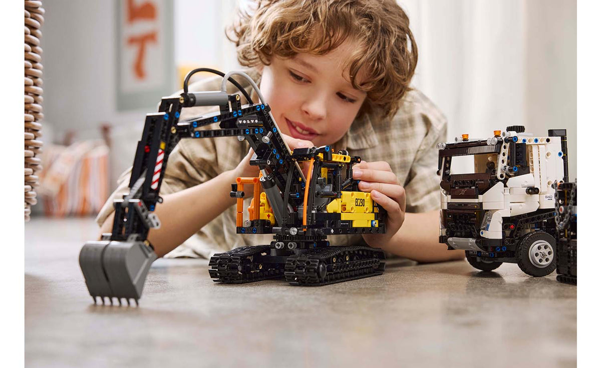 LEGO Technic 42175 Volvo FMX Truck & EC230 Electric Excavator