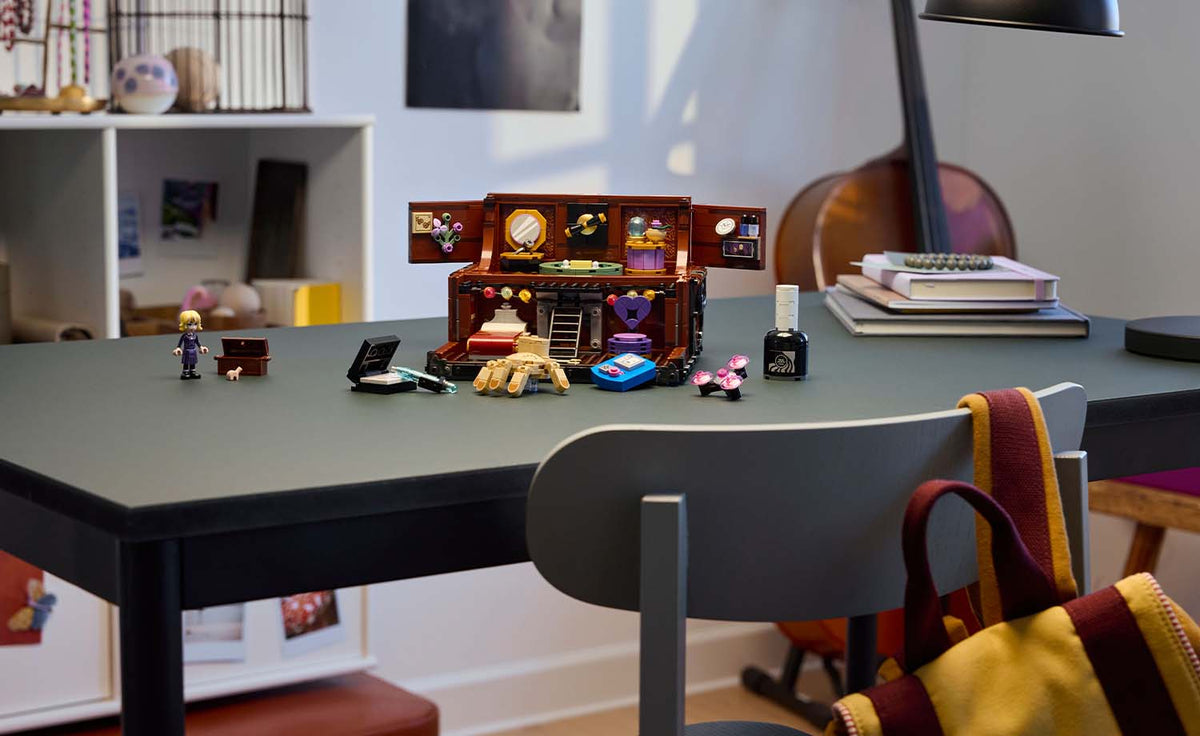 LEGO Wednesday 76785 Thing's Apartment