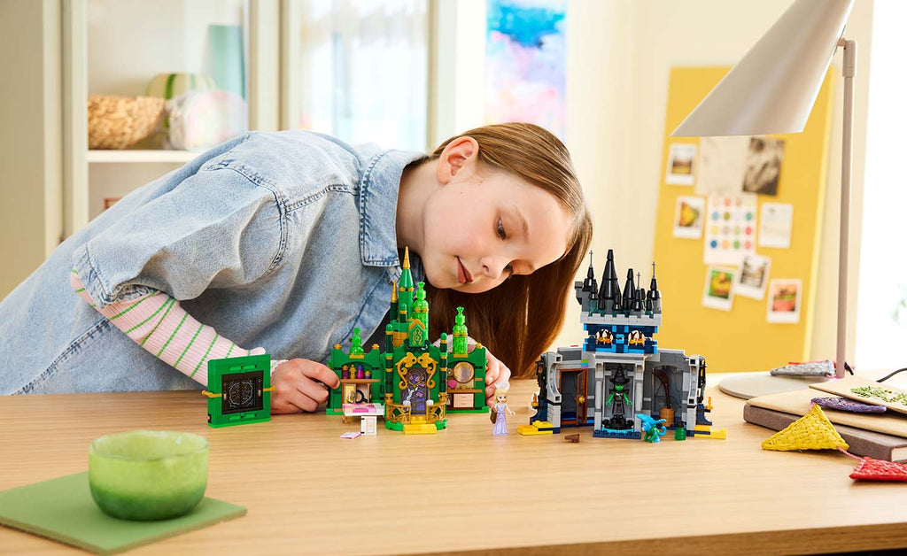 LEGO Wicked 75689 Emerald City & Kiamo Ko Castle